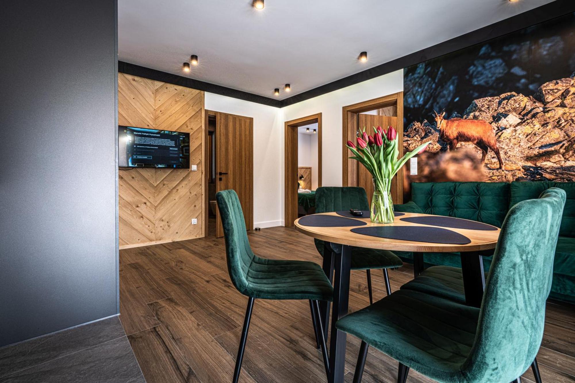 Deluxe Apartment 2 bedrooms balcony