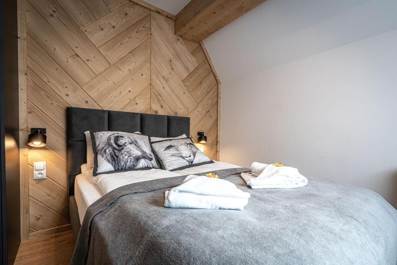 Deluxe Apartment 2 bedrooms balcony