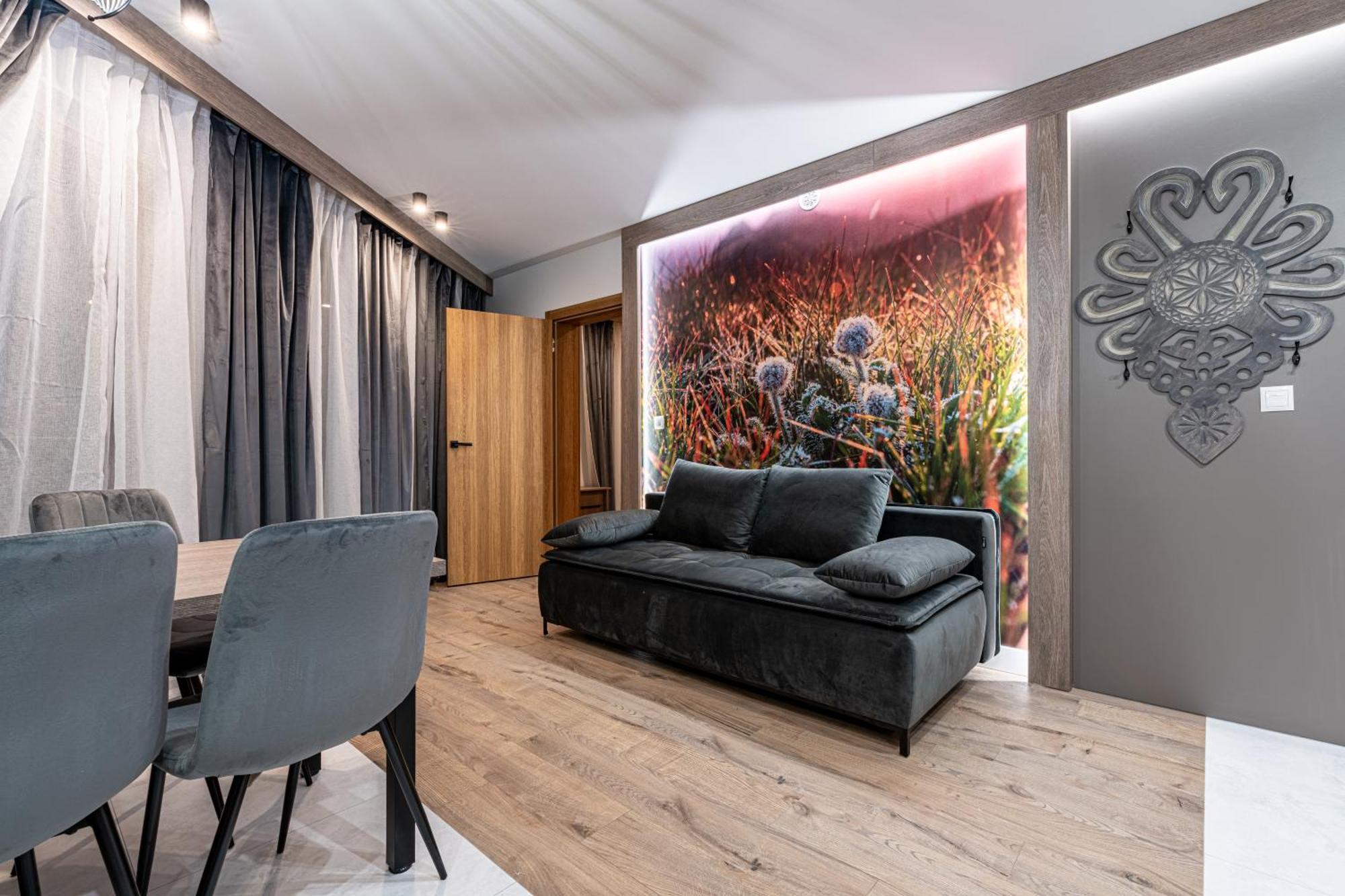 Deluxe Apartment 2 bedrooms balcony